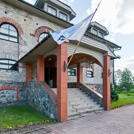 Veskisilla Hotel Türi エクステリア 写真