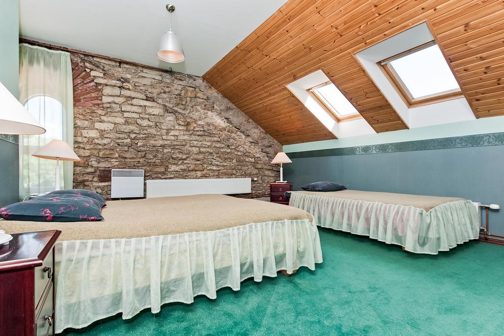 Veskisilla Hotel Türi エクステリア 写真