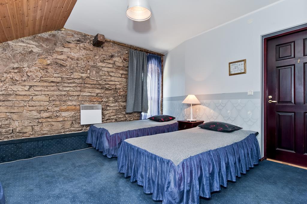 Veskisilla Hotel Türi エクステリア 写真