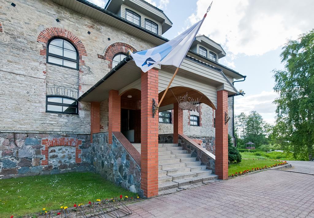 Veskisilla Hotel Türi エクステリア 写真