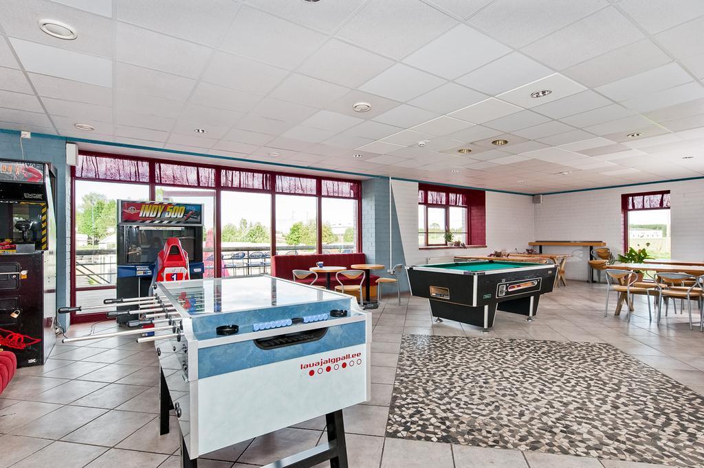 Veskisilla Hotel Türi エクステリア 写真