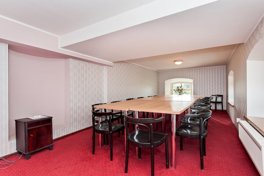 Veskisilla Hotel Türi エクステリア 写真
