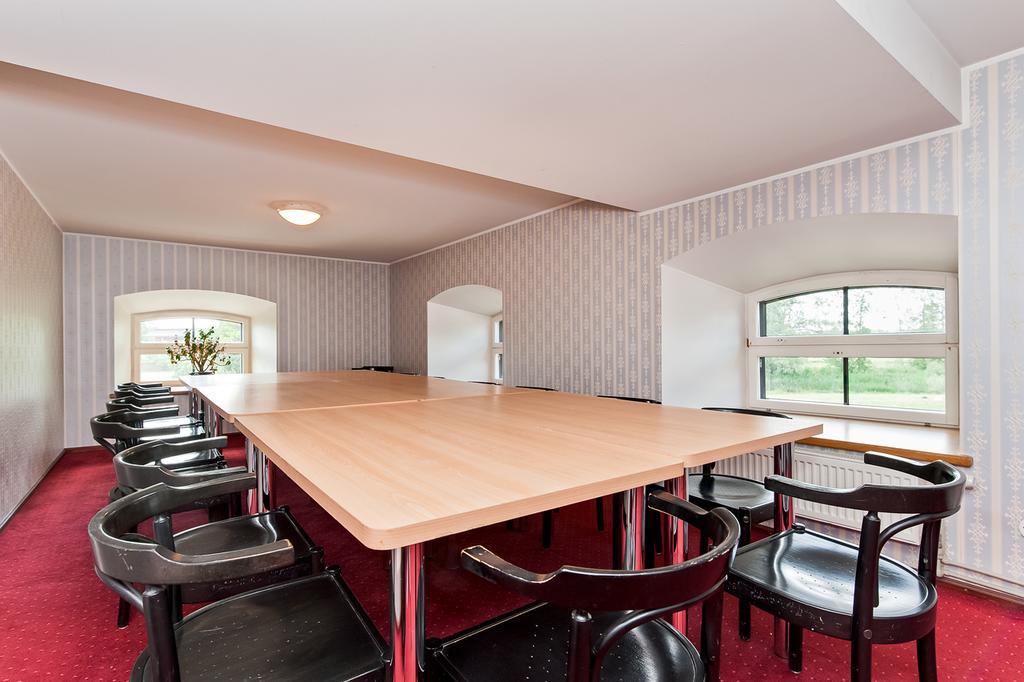 Veskisilla Hotel Türi エクステリア 写真