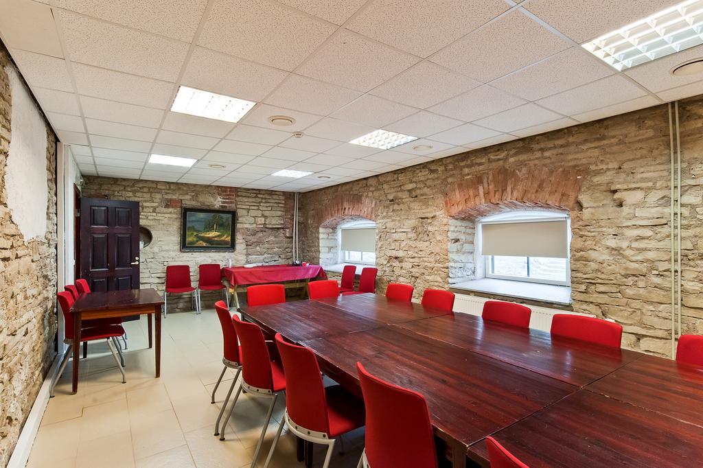 Veskisilla Hotel Türi エクステリア 写真