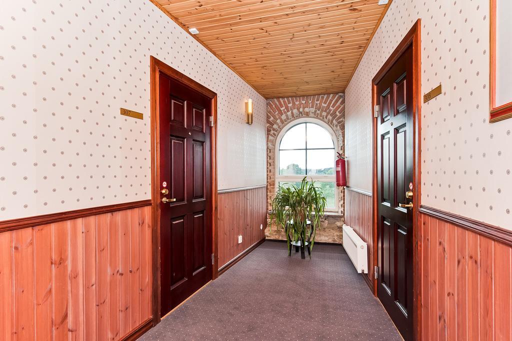 Veskisilla Hotel Türi エクステリア 写真