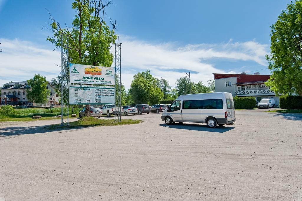 Veskisilla Hotel Türi エクステリア 写真
