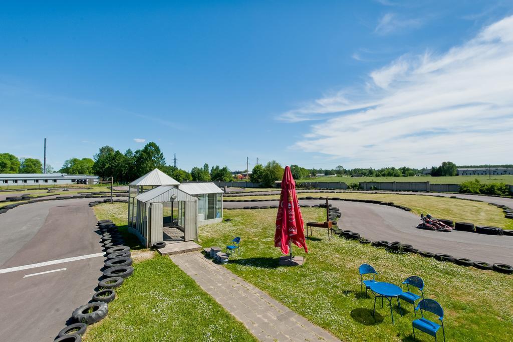 Veskisilla Hotel Türi エクステリア 写真