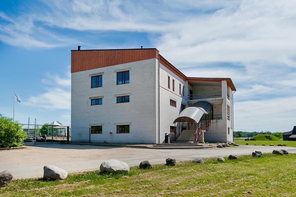 Veskisilla Hotel Türi エクステリア 写真