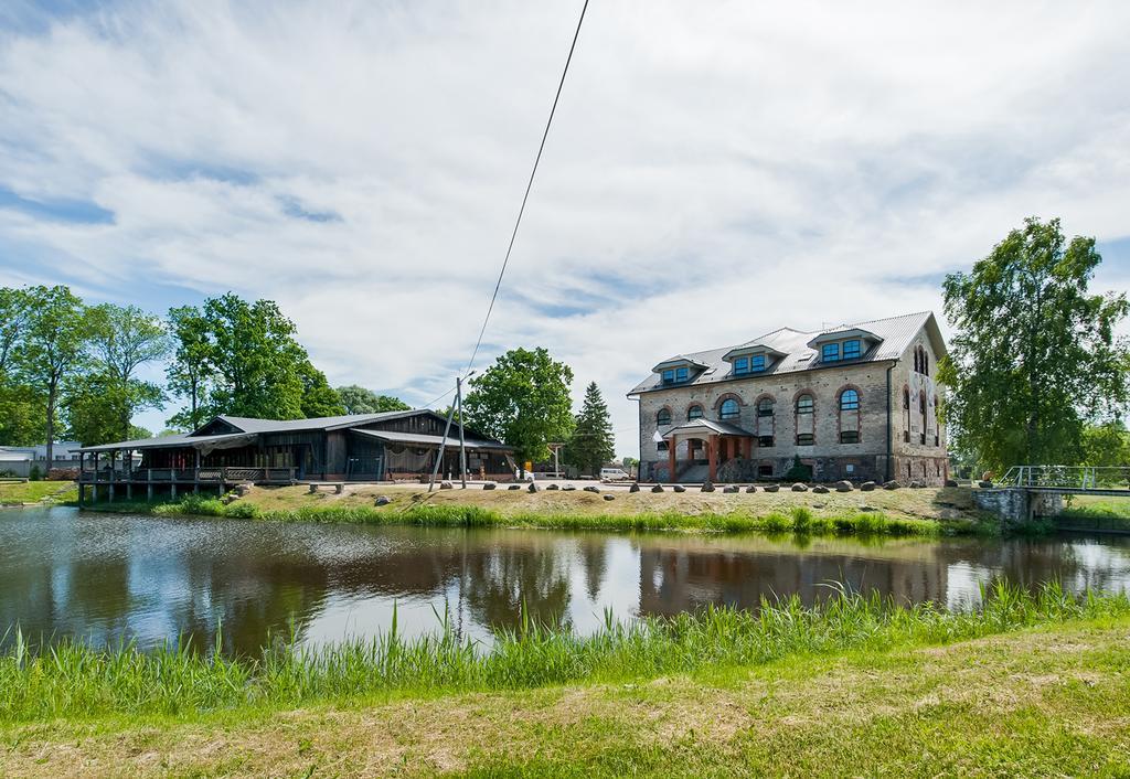 Veskisilla Hotel Türi エクステリア 写真