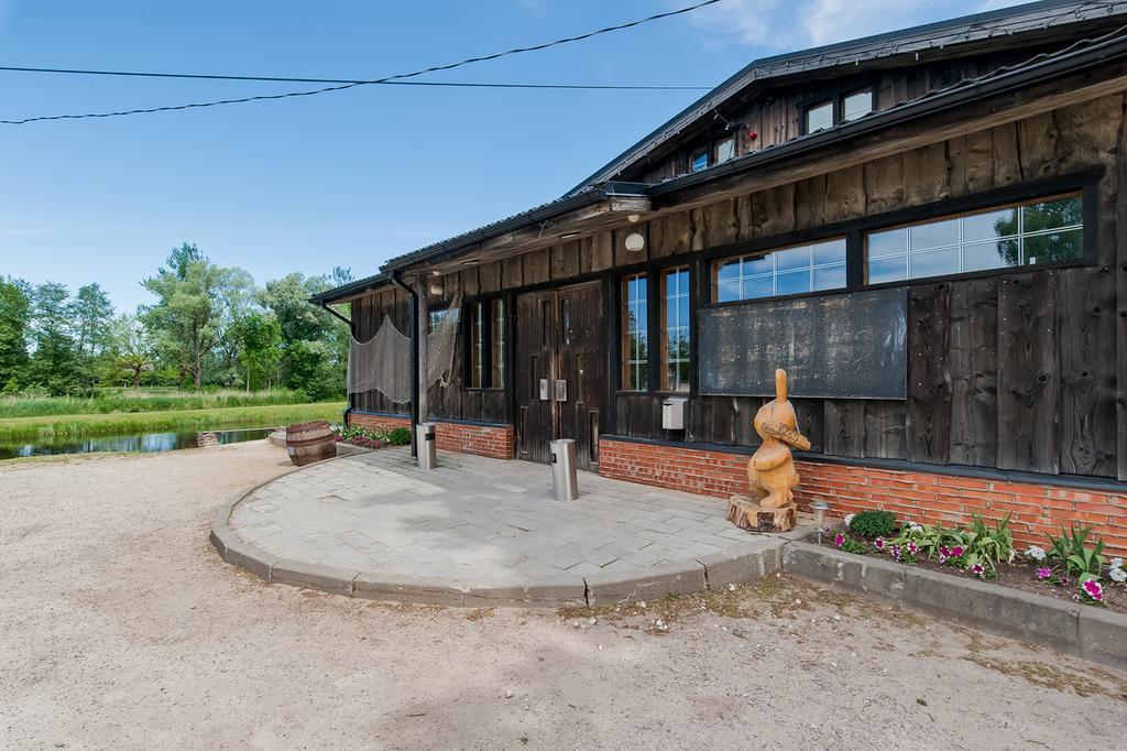 Veskisilla Hotel Türi エクステリア 写真